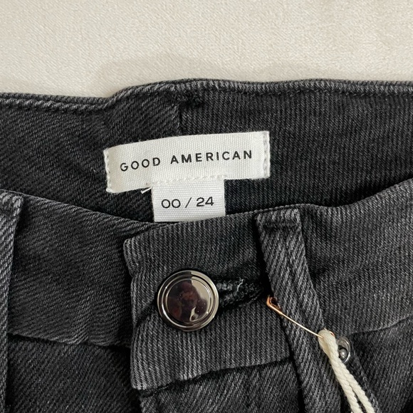 NWT Good American Good Curve Black denim shorts Distressed Size 00 - Picture 12 of 13